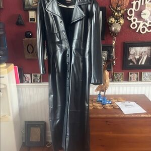 Danier Black Trench Coat with Classic Design and Full Length